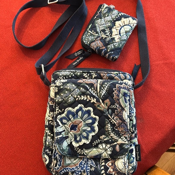 Vera Bradley floral crossbody with matching wallet. Great for travel. - Picture 1 of 7